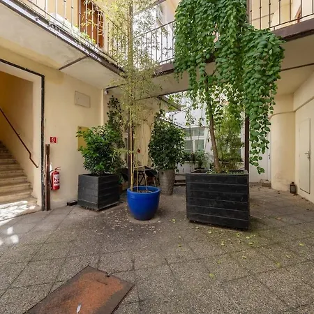 Historic Center Apartment, Quiet Courtyard View Appartamento Bratislava